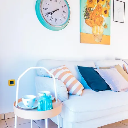 For Two 200m From The Lägenhet Pula