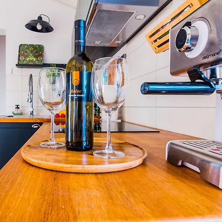 For Two 200m From The * 풀라