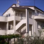 Apartamento For Two 200m From The