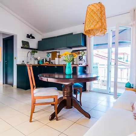 Apartment For Two 200m From The Pula