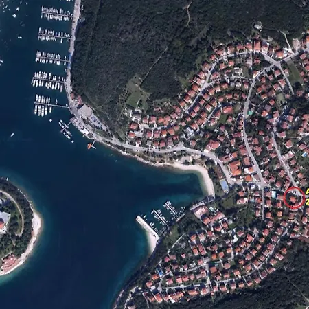 For Two 200m From The Apartman *
